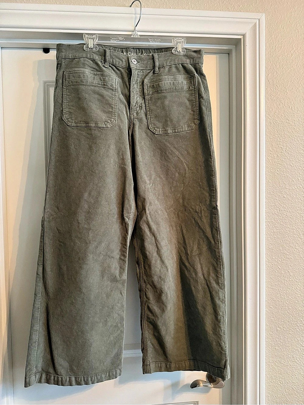 American Eagle Wide Leg Corduroy Pants in Green Size 12